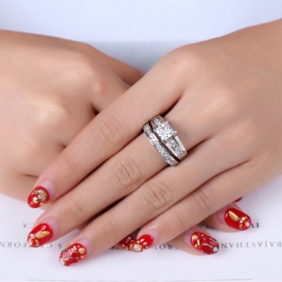 NEW 925 STERLING SILVER DIAMOND ENGAGEMENT SET RING, CUTE RING, SHINY RING. - Picture 3 of 6